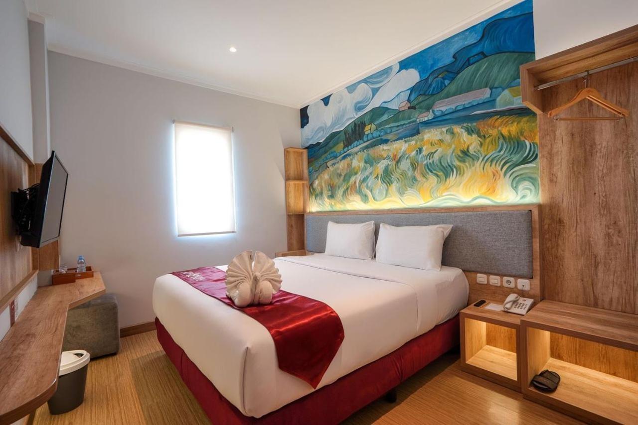 Kaloka Airport Hotel Sumbawa Besar Экстерьер фото